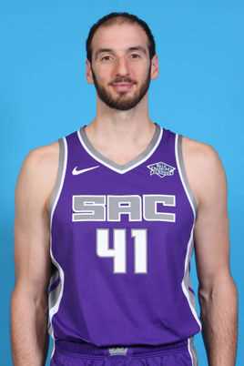 科斯塔·库佛斯(Kosta Koufos  )